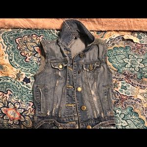 American Eagle sleeveless jean jacket